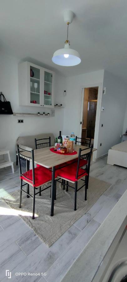 Apartment Red *